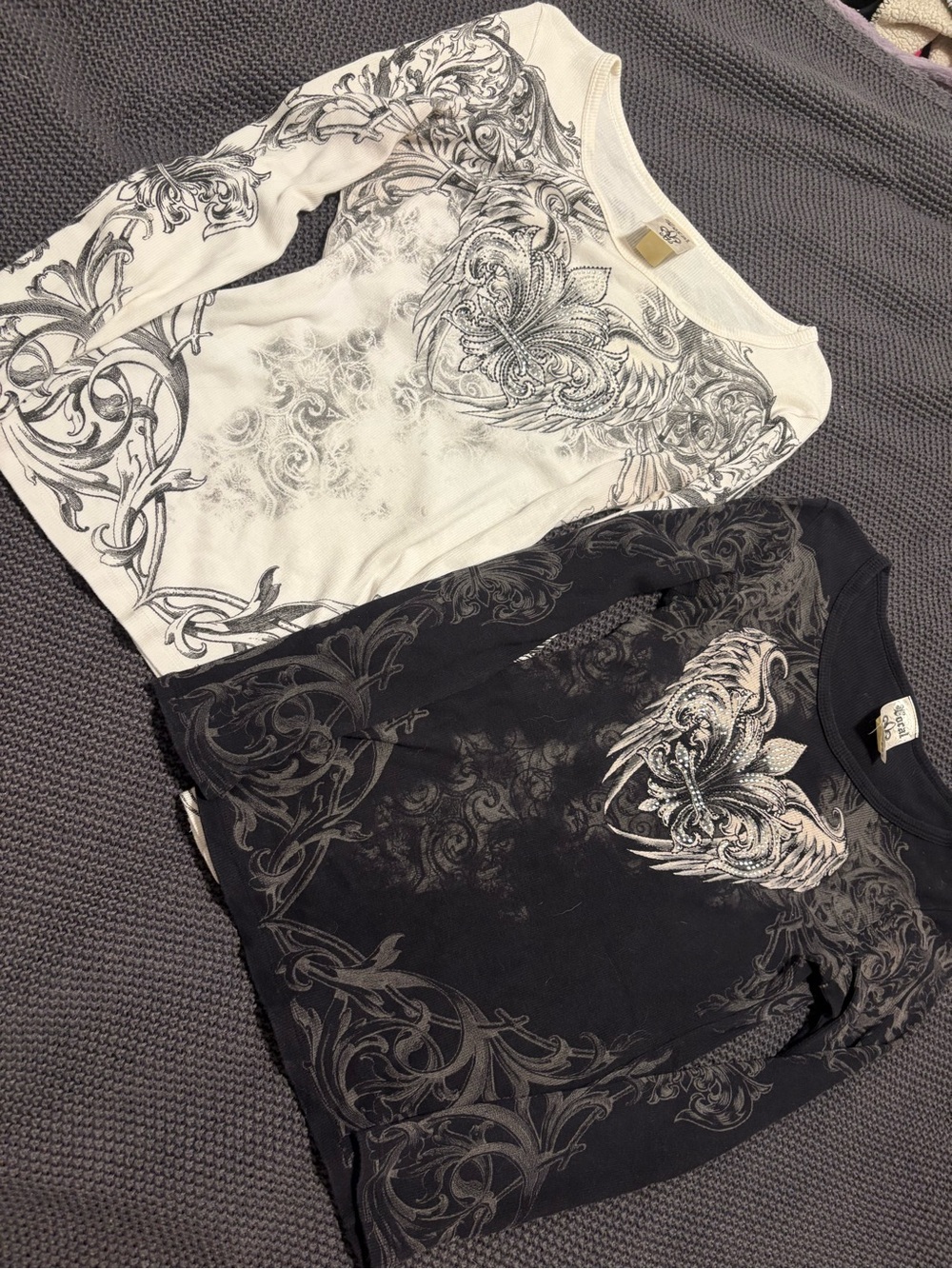2 matching Women’s Ornate Long-Sleeve Crewneck Top - White and Black